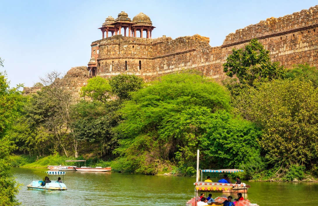    Purana Qila : Where History Comes Alive