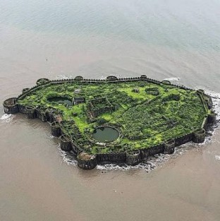 Murud Janjira Fort : The Unconquered Sea Fortress of India