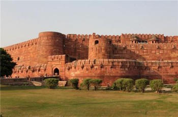 Agra Fort: A UNESCO Treasure of Mughal Grandeur