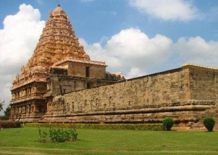 Brihadeeswara Temple- The Timeless Dravidian Masterpeice