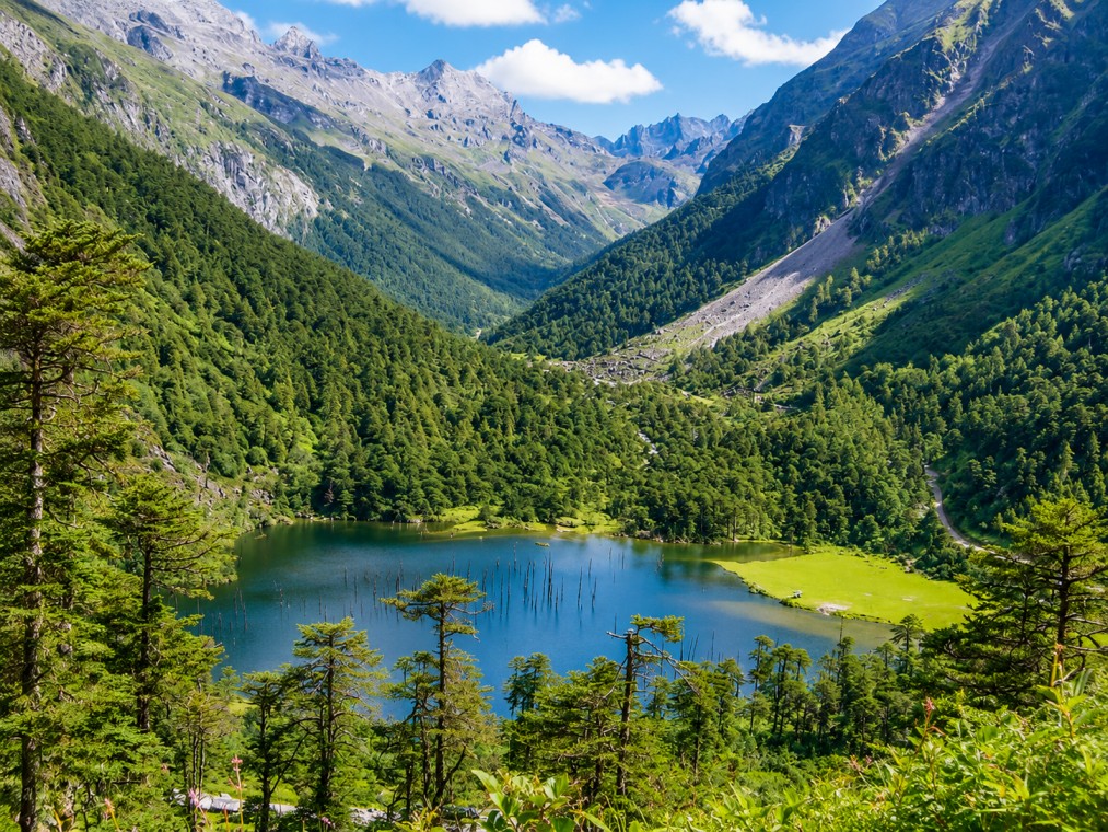 Madhuri-Lake : The Frozen Beauty Of Tawang