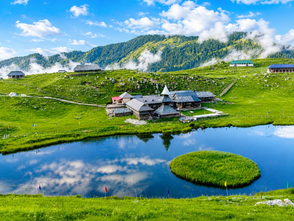  Parashar Lake - The Mystical Gem of Mand
