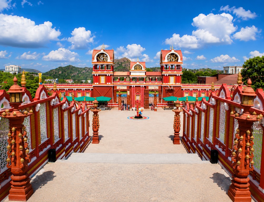 Ramoji-Film-City : World's Largest Film Studio Complex