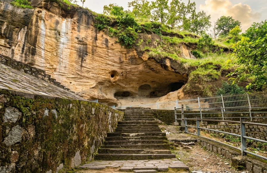 Jogimara & Sitabengra Caves : Ancient Wonders Of Chhattisgarh