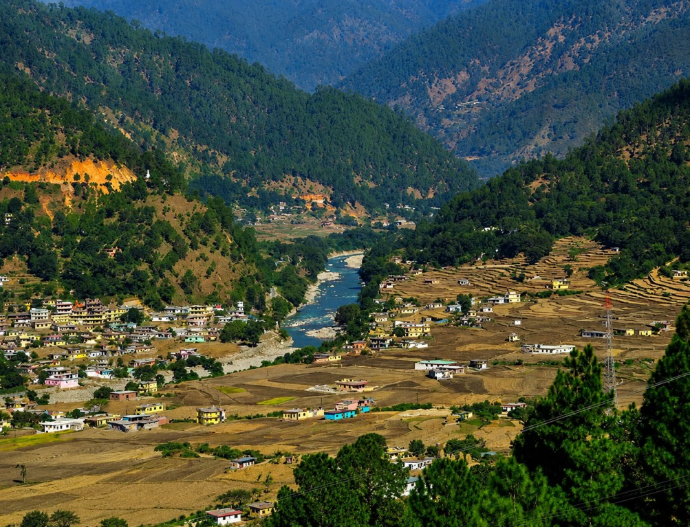 Berinag : Where Tea Gardens Meet Himalayan Views