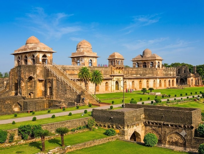 Jahaz mahal : the ship palace of mandu